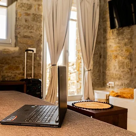 Ήσυχο Κυκλαδίτικο Πέτρινο Σπίτι N7 * Plintri